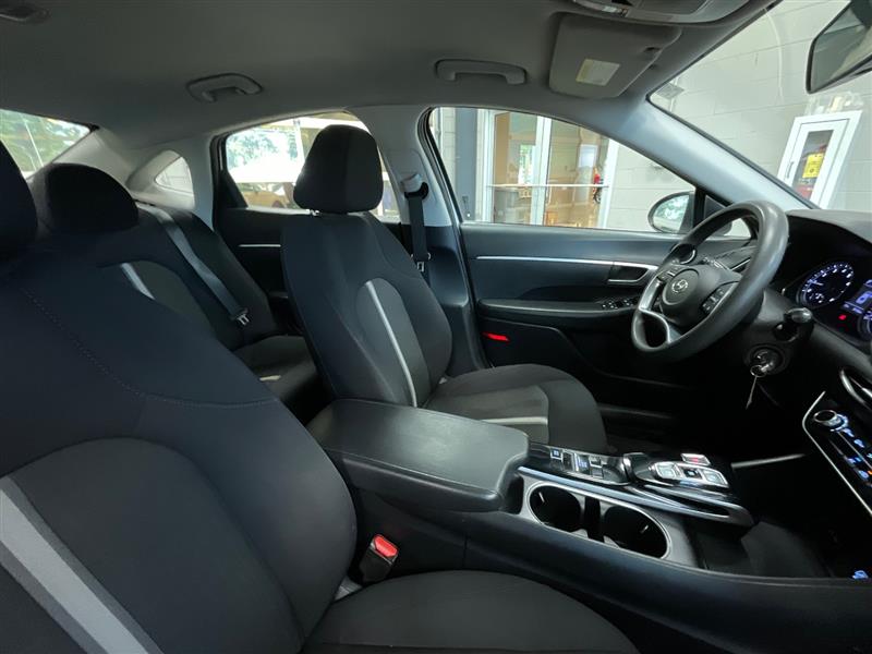 2023 HYUNDAI SONATA SE