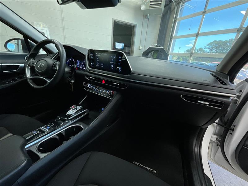 2023 HYUNDAI SONATA SE