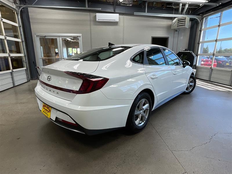 2023 HYUNDAI SONATA SE