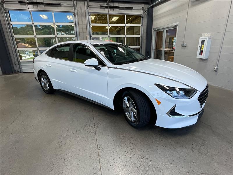 2023 HYUNDAI SONATA SE