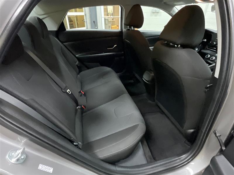 2023 HYUNDAI ELANTRA SE