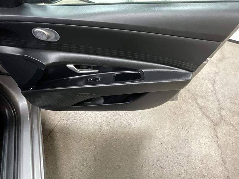 2023 HYUNDAI ELANTRA SE