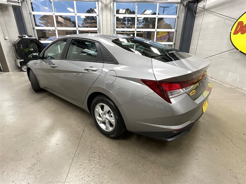 2023 HYUNDAI ELANTRA SE