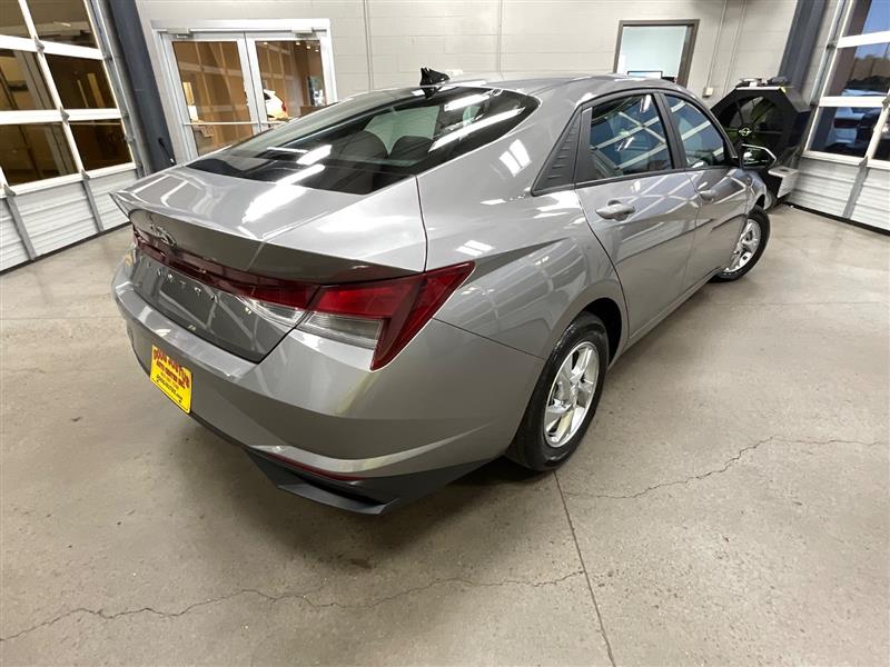 2023 HYUNDAI ELANTRA SE