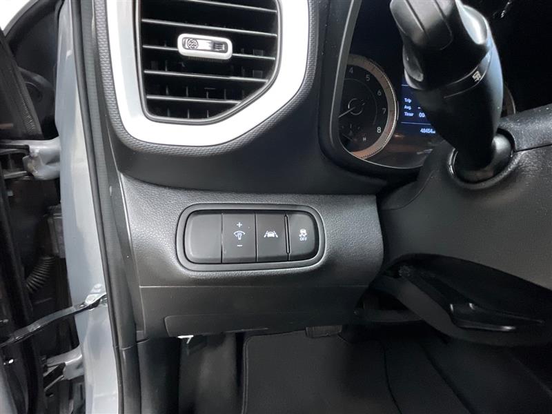 2022 HYUNDAI VENUE LIMITED