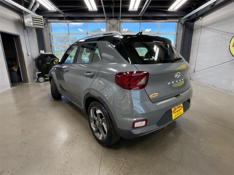 2022 HYUNDAI VENUE LIMITED