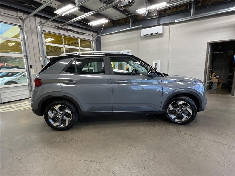 2022 HYUNDAI VENUE LIMITED