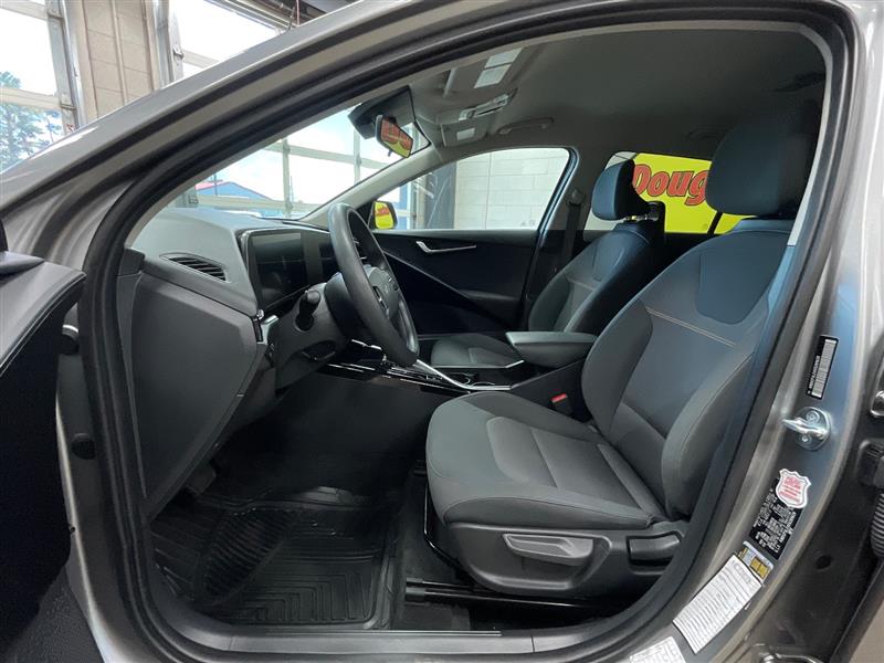 2025 KIA NIRO LX