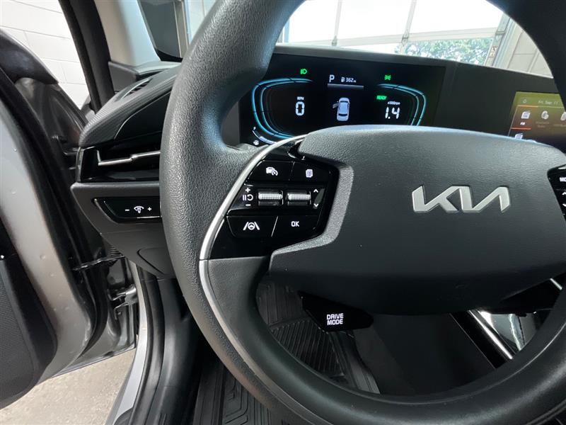 2025 KIA NIRO LX