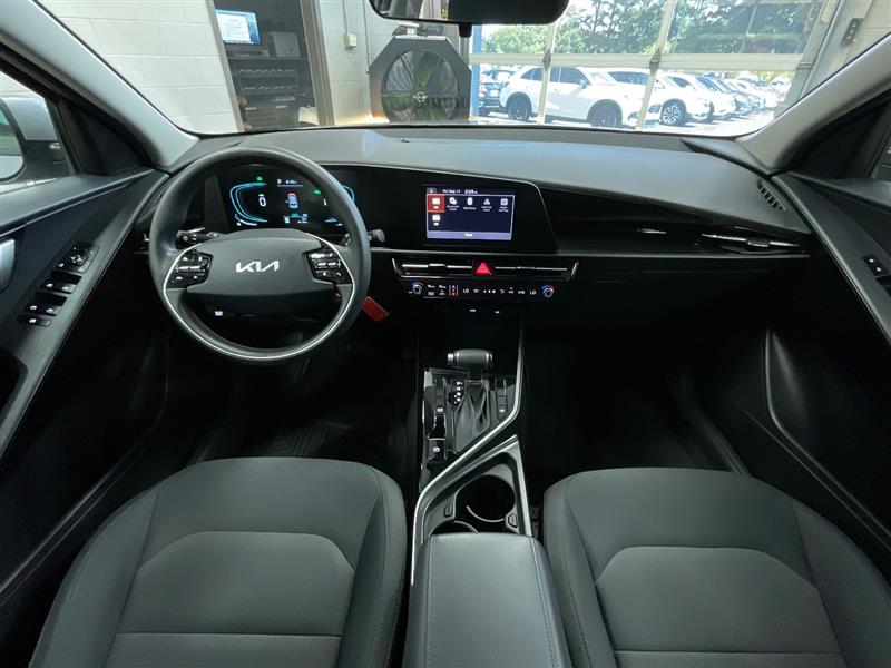 2025 KIA NIRO LX