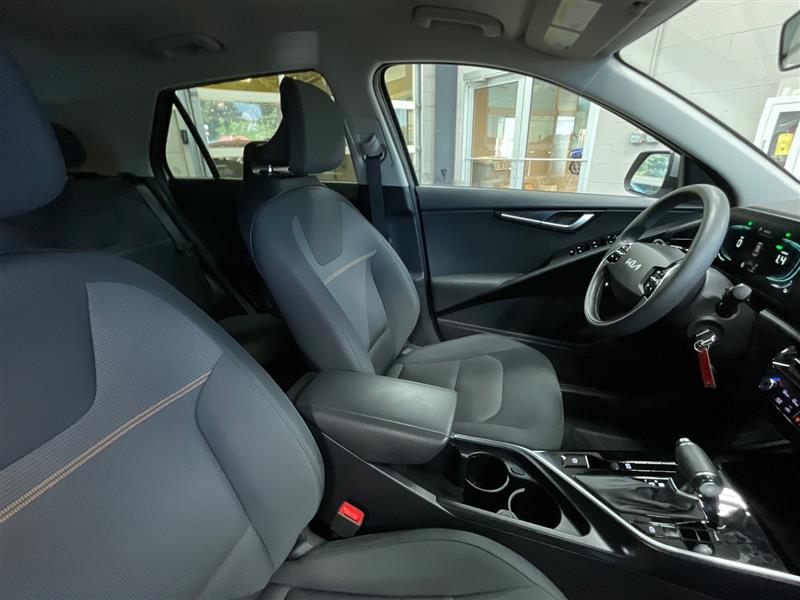 2025 KIA NIRO LX