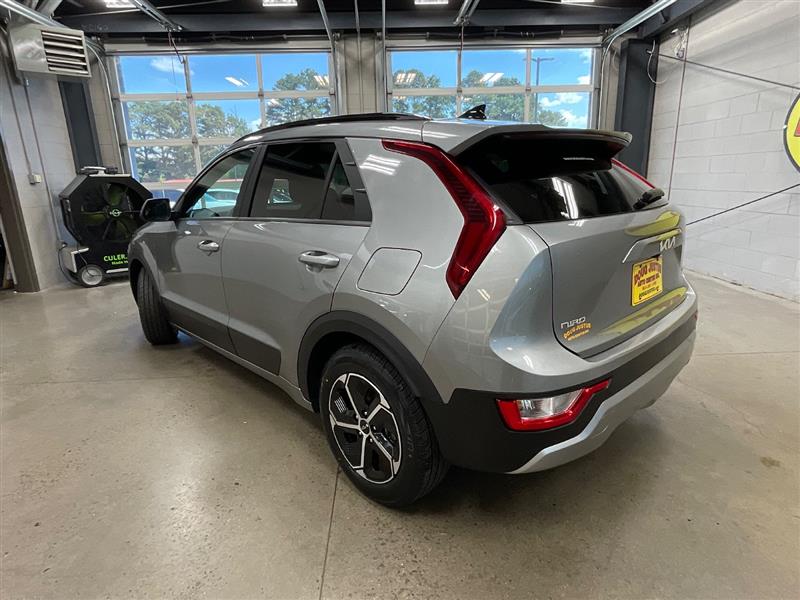 2025 KIA NIRO LX