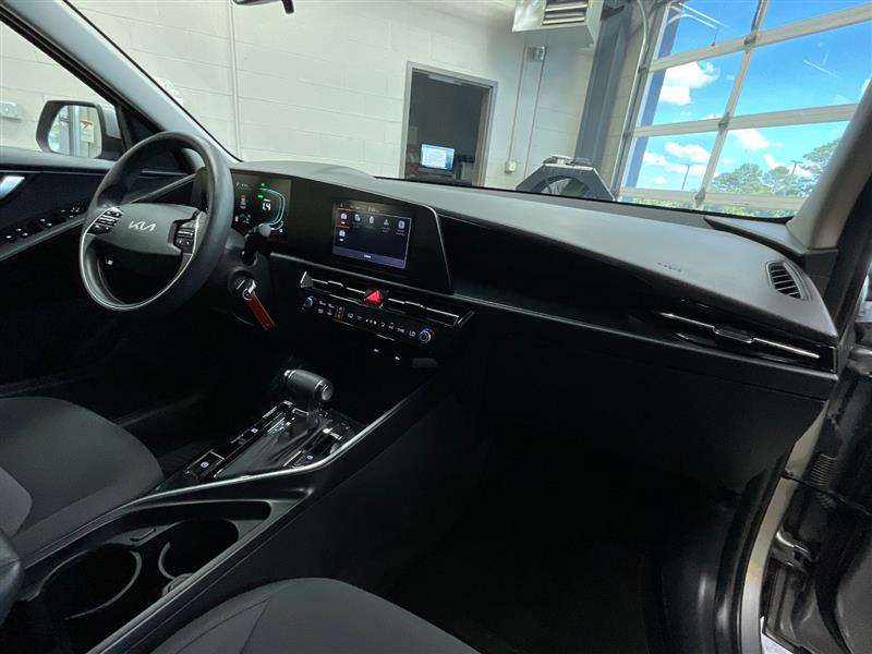 2025 KIA NIRO LX