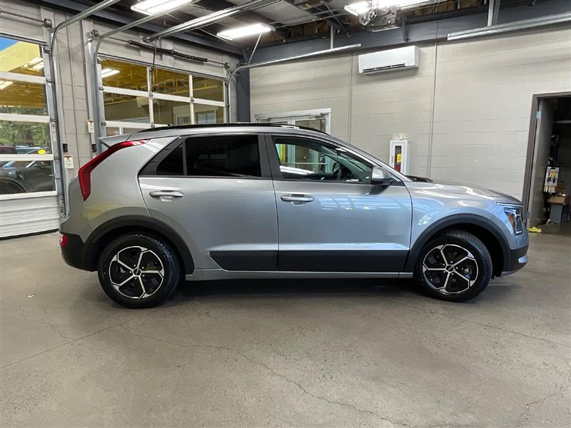 2025 KIA NIRO LX