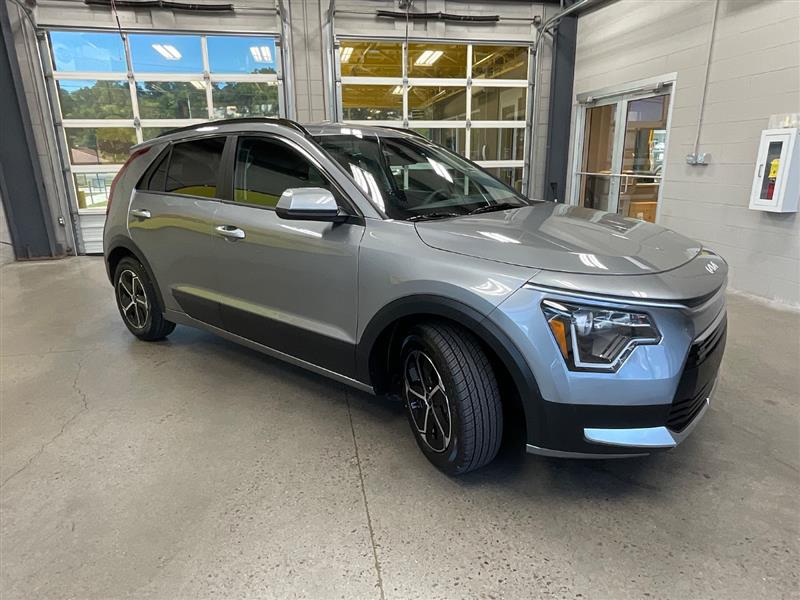 2025 KIA NIRO LX