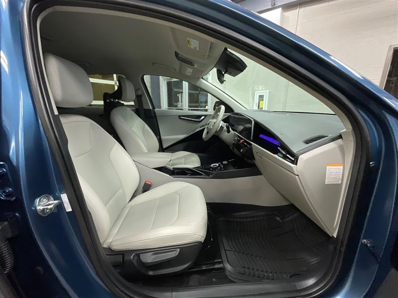 2023 KIA NIRO EV Wind