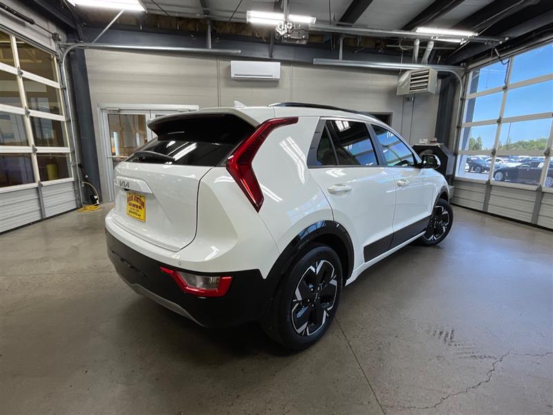 2023 KIA NIRO EV Wind