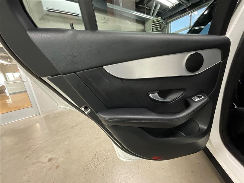 2019 MERCEDES-BENZ GLC300 