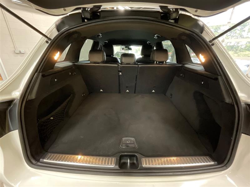 2019 MERCEDES-BENZ GLC300 