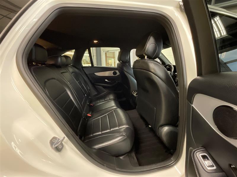 2019 MERCEDES-BENZ GLC300 