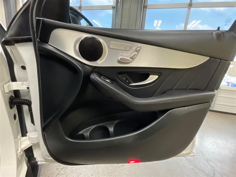 2019 MERCEDES-BENZ GLC300 