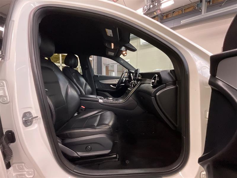 2019 MERCEDES-BENZ GLC300 