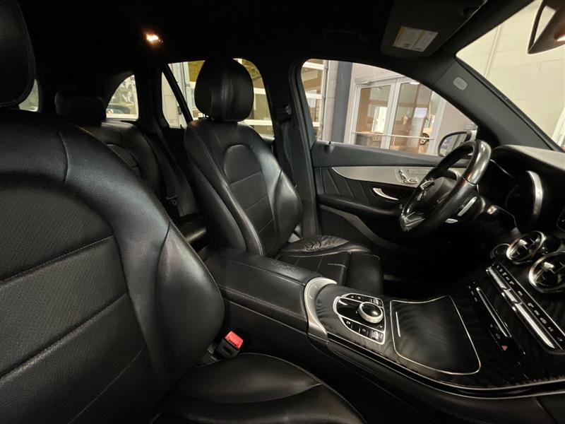 2019 MERCEDES-BENZ GLC300 