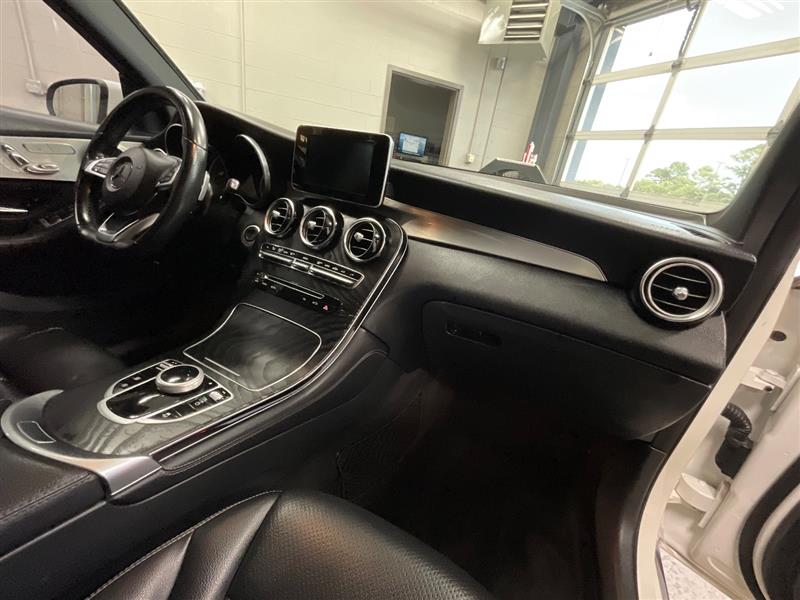 2019 MERCEDES-BENZ GLC300 