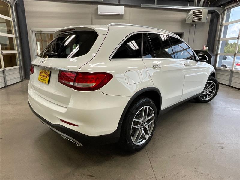 2019 MERCEDES-BENZ GLC300 