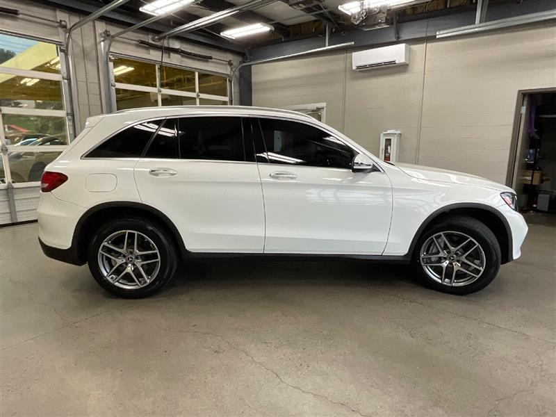 2019 MERCEDES-BENZ GLC300 