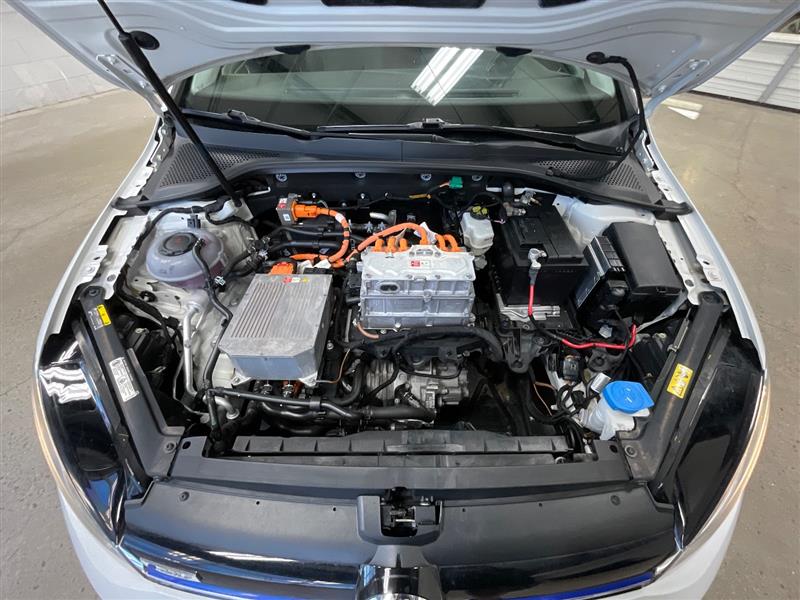 2017 VOLKSWAGEN E-GOLF SE