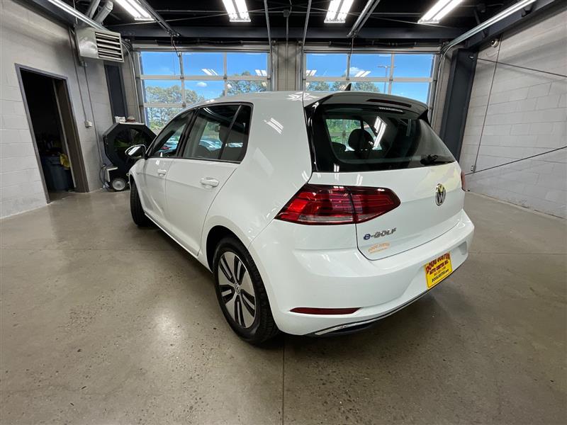 2017 VOLKSWAGEN E-GOLF SE