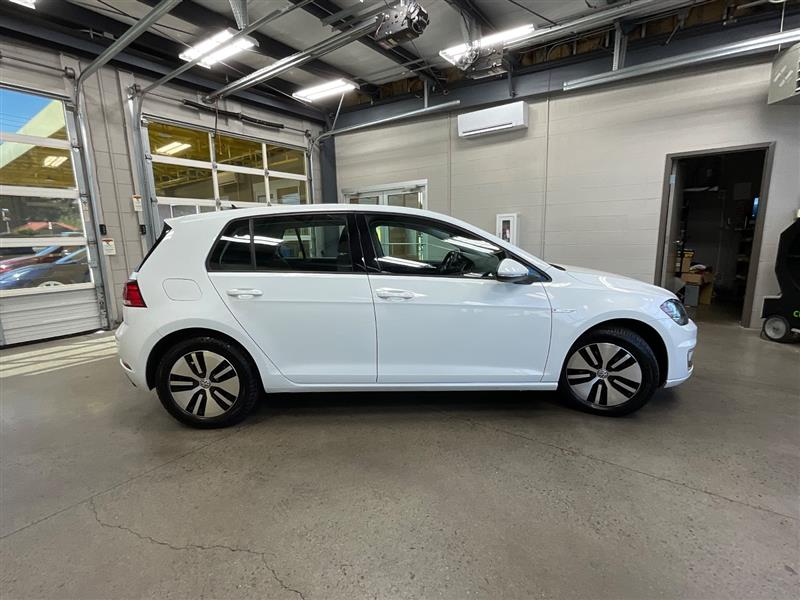 2017 VOLKSWAGEN E-GOLF SE