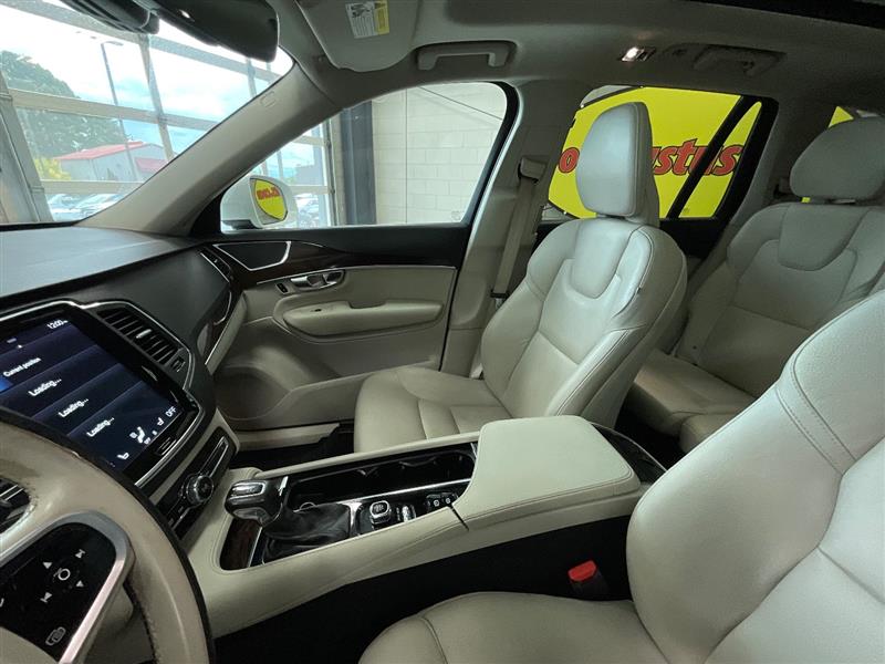 2019 VOLVO XC90 MOMENTUM