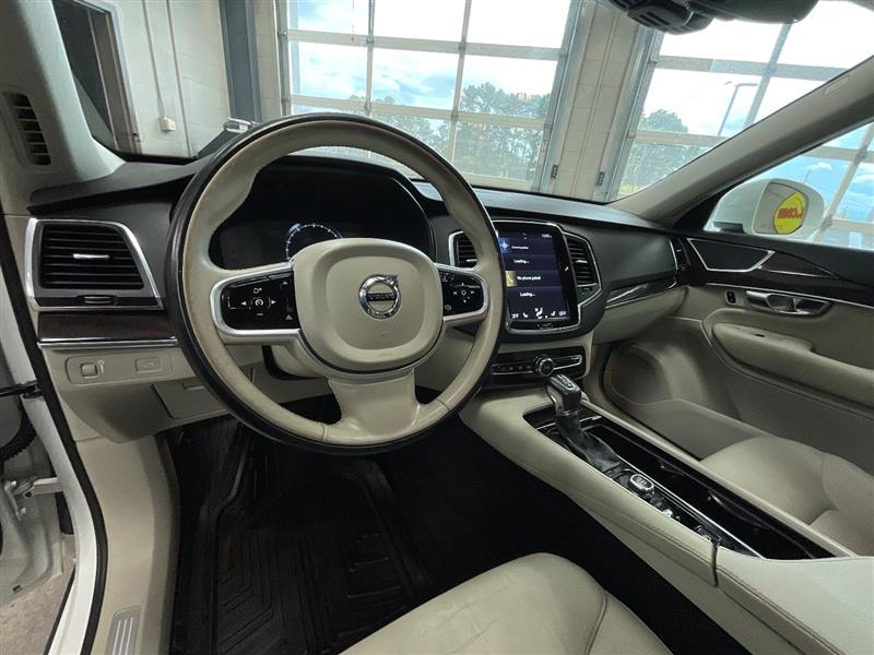 2019 VOLVO XC90 MOMENTUM