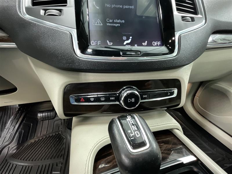 2019 VOLVO XC90 MOMENTUM