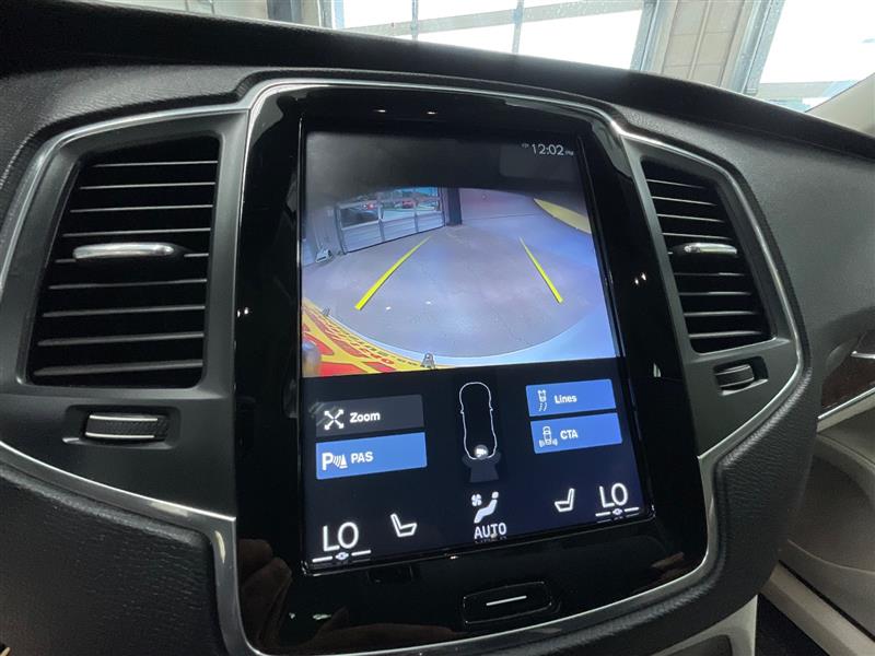 2019 VOLVO XC90 MOMENTUM