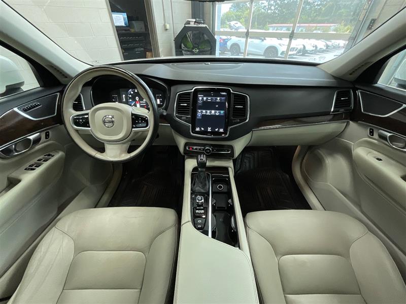 2019 VOLVO XC90 MOMENTUM