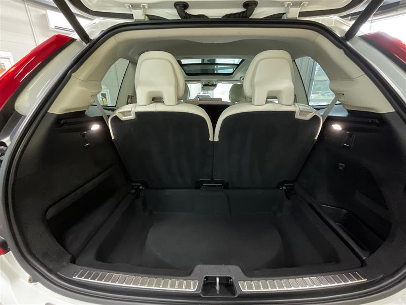 2019 VOLVO XC90 MOMENTUM