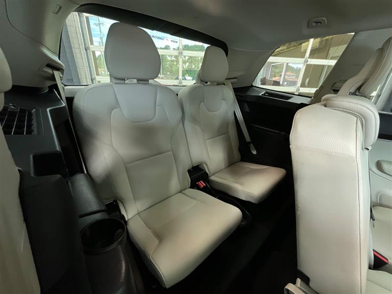2019 VOLVO XC90 MOMENTUM