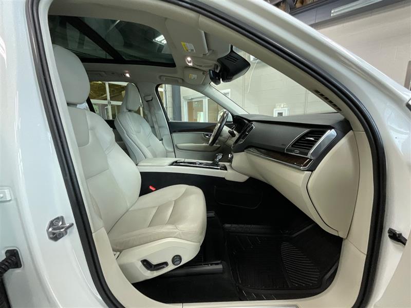 2019 VOLVO XC90 MOMENTUM