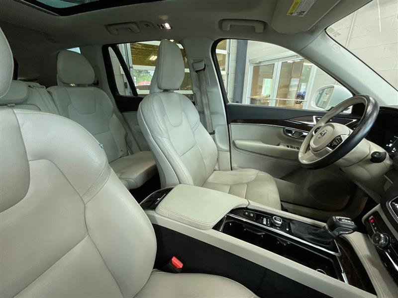 2019 VOLVO XC90 MOMENTUM