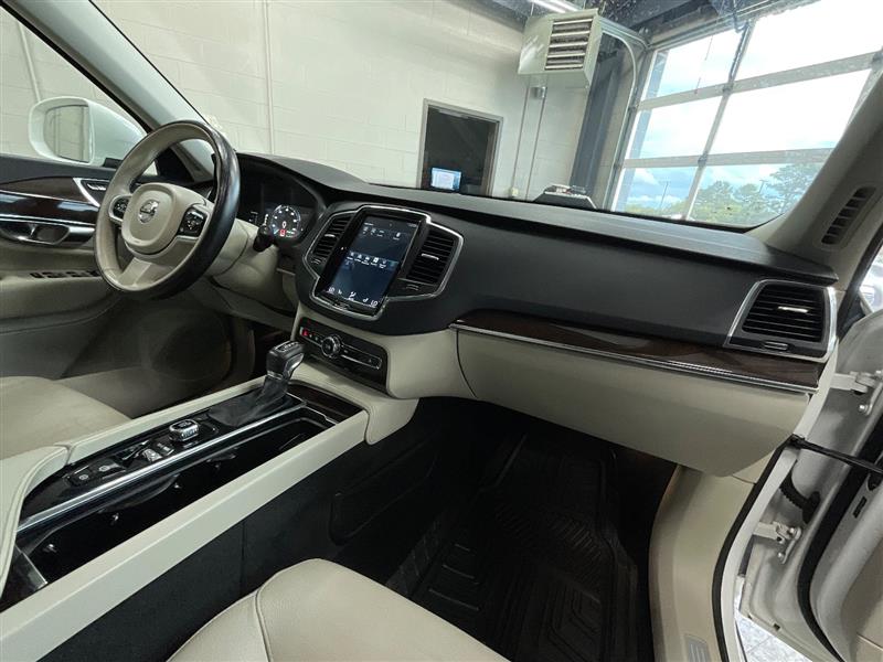 2019 VOLVO XC90 MOMENTUM