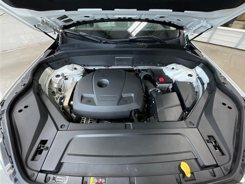 2019 VOLVO XC90 MOMENTUM