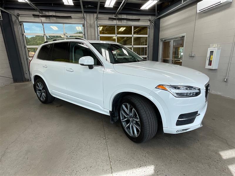 2019 VOLVO XC90 MOMENTUM