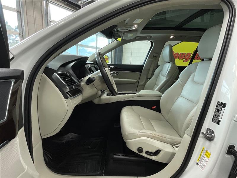 2019 VOLVO XC90 MOMENTUM
