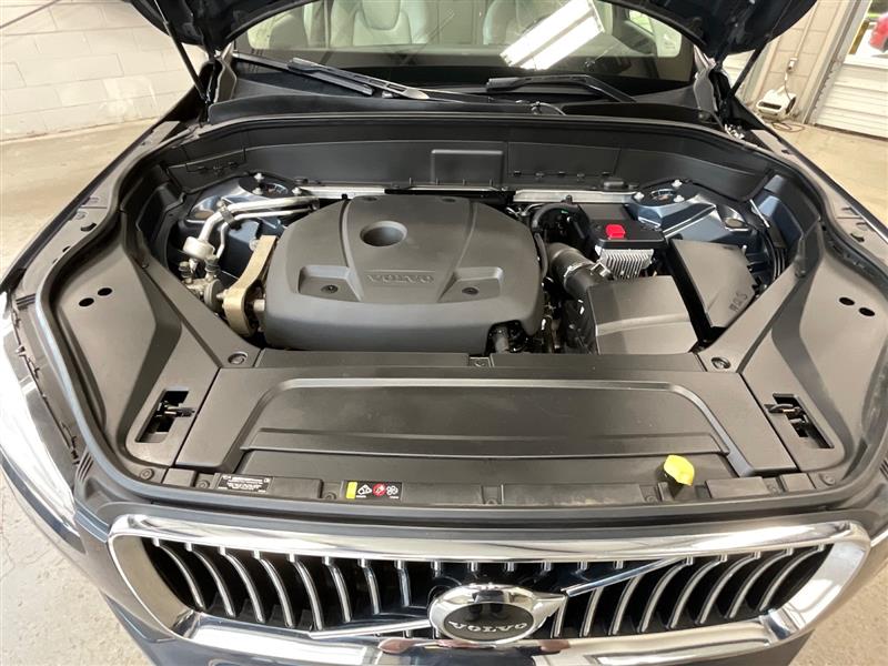 2022 VOLVO XC90 MOMENTUM