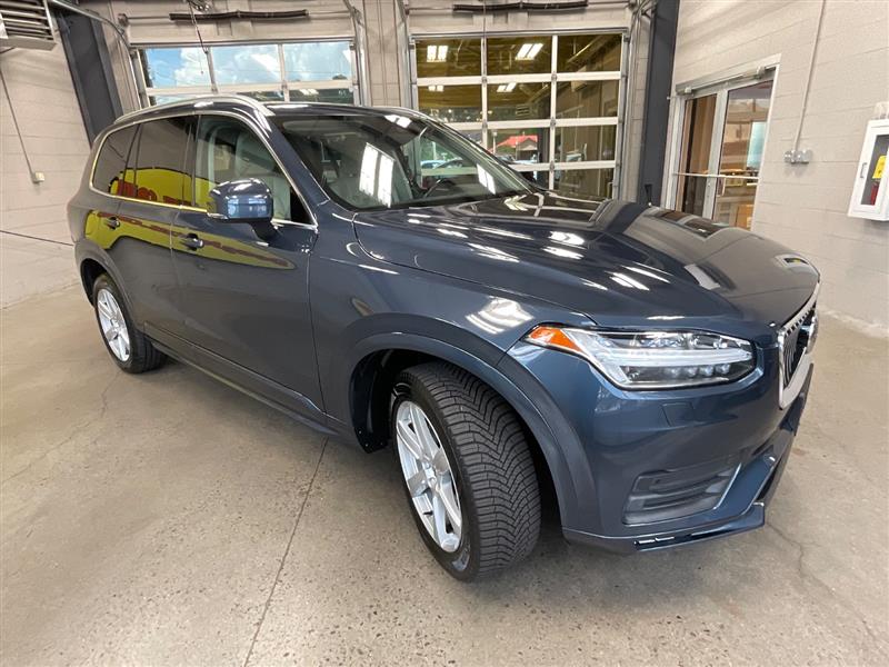2022 VOLVO XC90 MOMENTUM