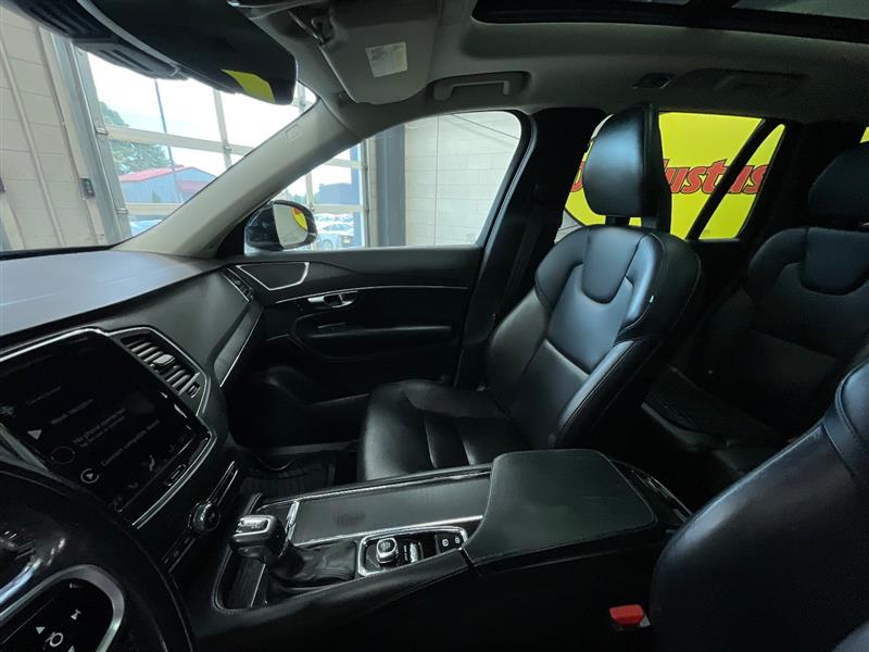 2020 VOLVO XC90 MOMENTUM