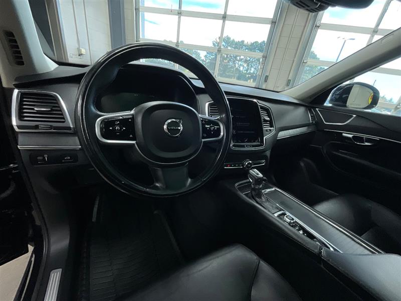 2020 VOLVO XC90 MOMENTUM